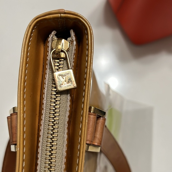 Louis Vuitton Vintage Yellow Vernis Houston Bag - Picture 9 of 16